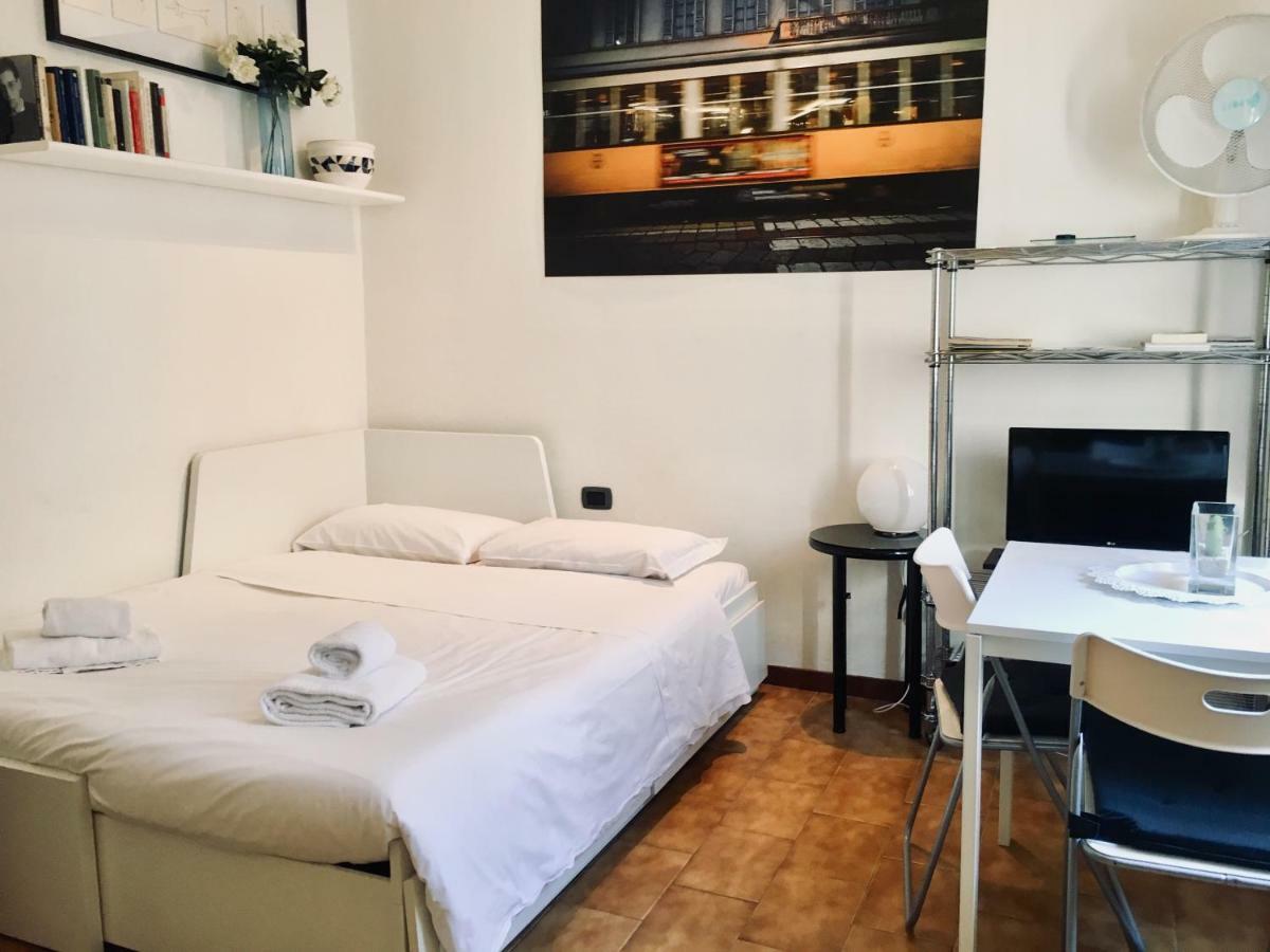 Cozy Central Studio - Porta Romana Apartment Milan Luaran gambar
